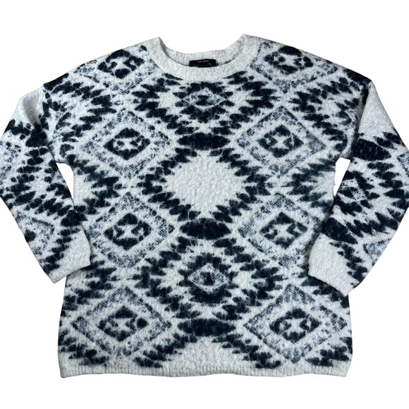 Forever 21 Fuzzy Knit Pullover Sweater Womens Small Aztec Black White Patterned - Picture 1 of 6